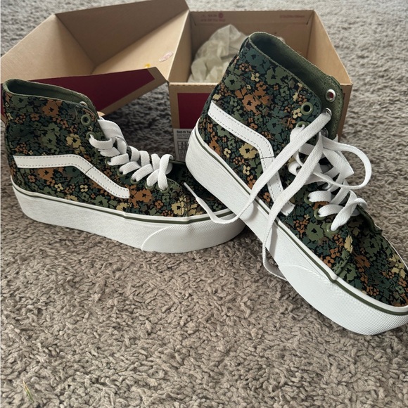 WOMENS VANS SK8 HI TAPERED STACKFORM - Picture 2 of 5